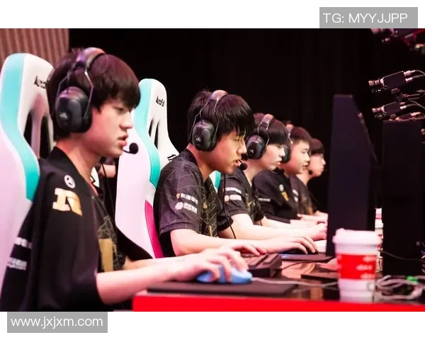 RNG在冠军杯中的实力展现与战术分析深度点评